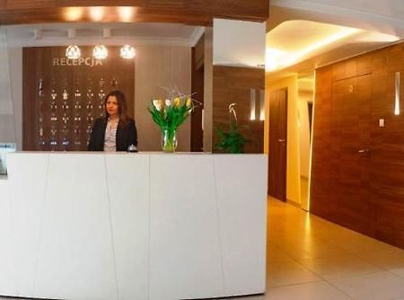 Hotel Livia Воломин Экстерьер фото