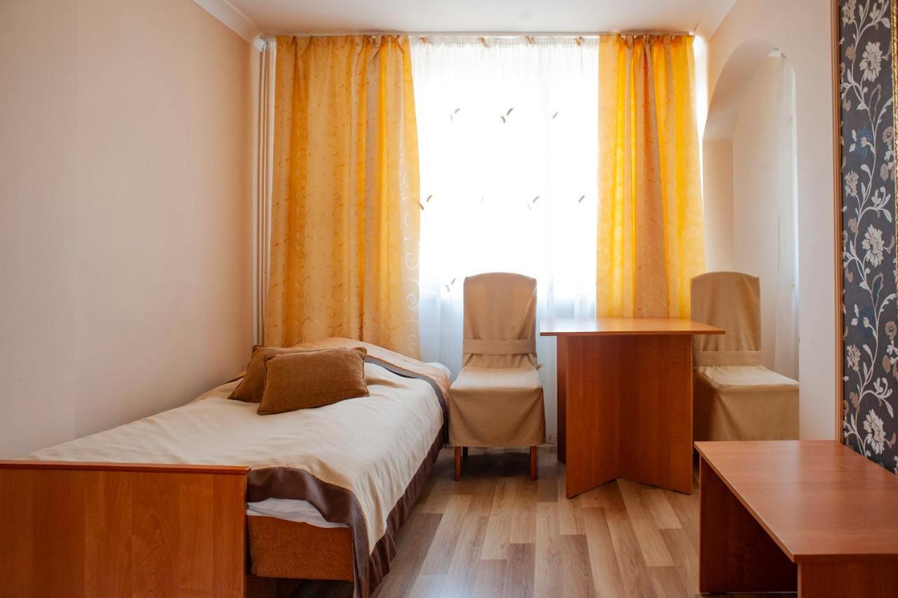 Hotel Livia Воломин Экстерьер фото