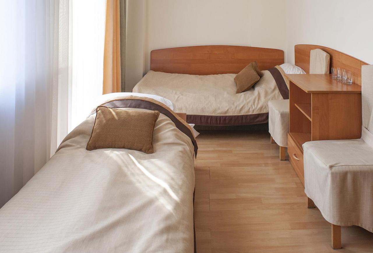 Hotel Livia Воломин Экстерьер фото